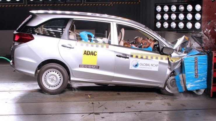 honda-mobilio-crash-test