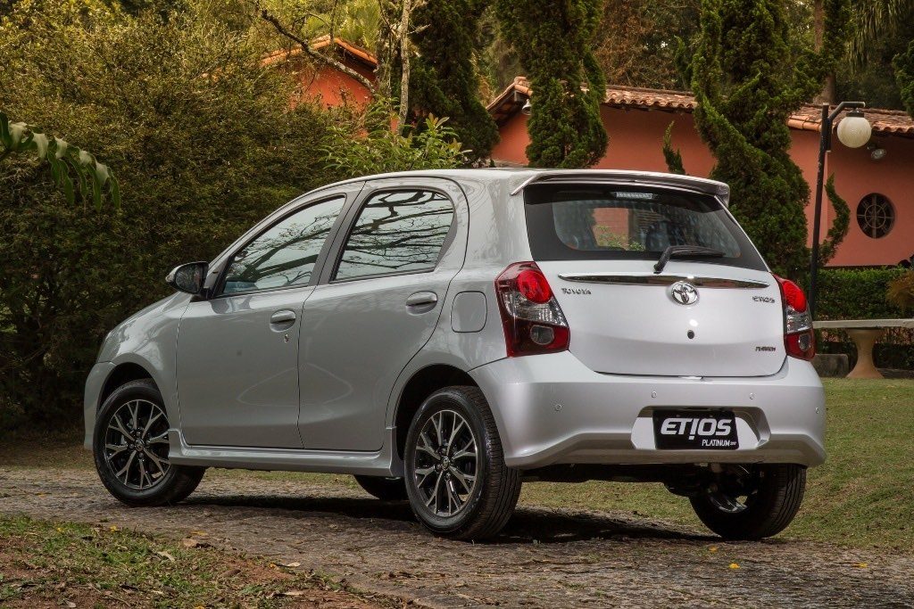 toyota-etios-liva-facelift-rear-yenthiran
