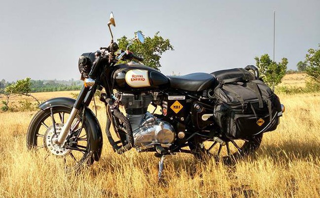 royal-enfield-with-saddlebags